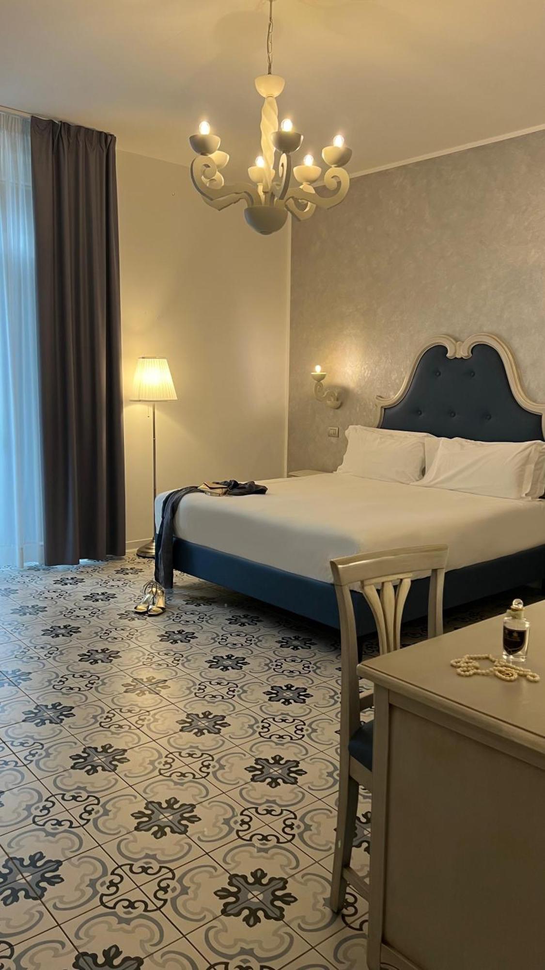 Plaza Boutique Hotel - Тропеа Екстериор снимка