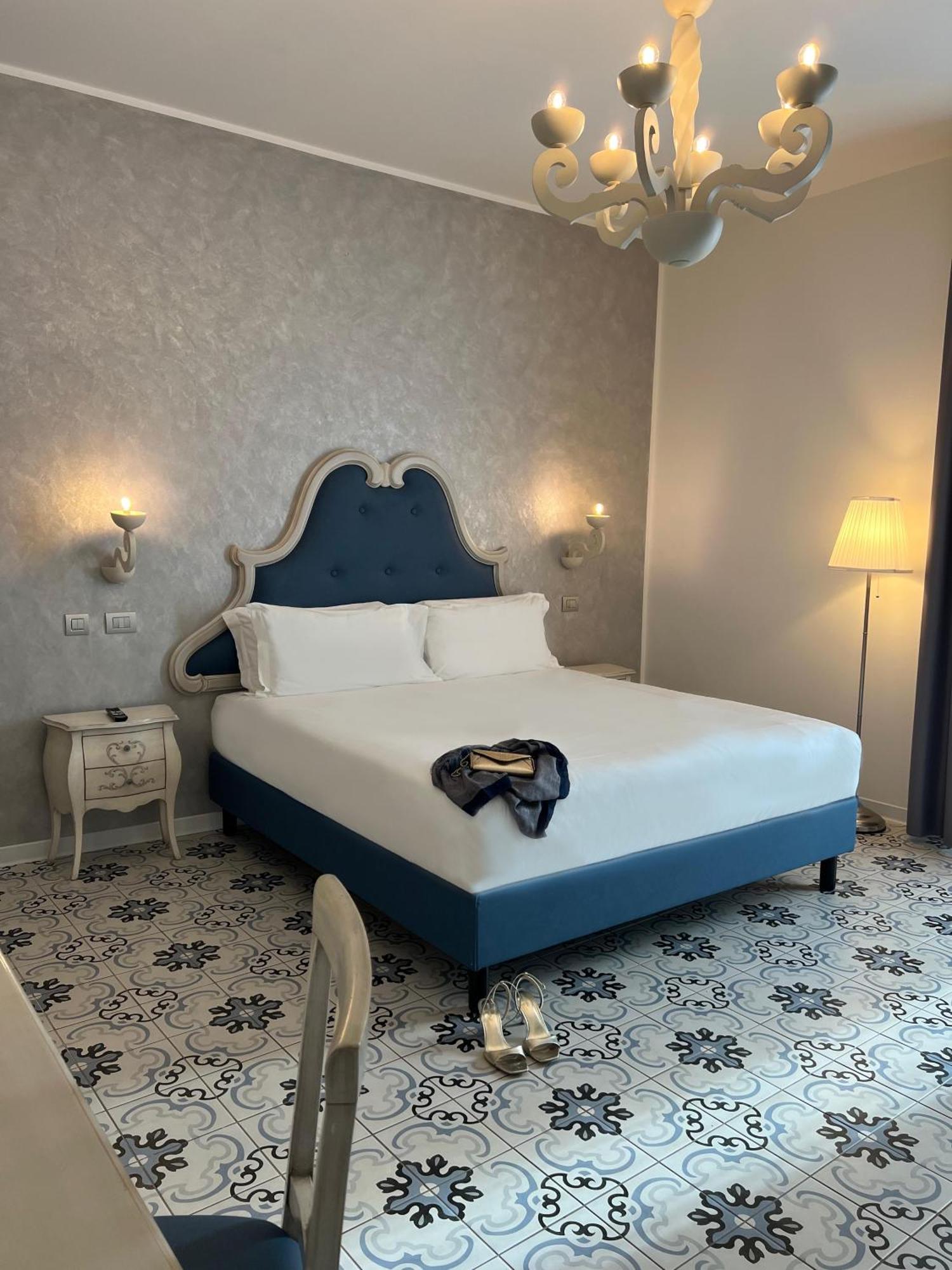 Plaza Boutique Hotel - Тропеа Екстериор снимка